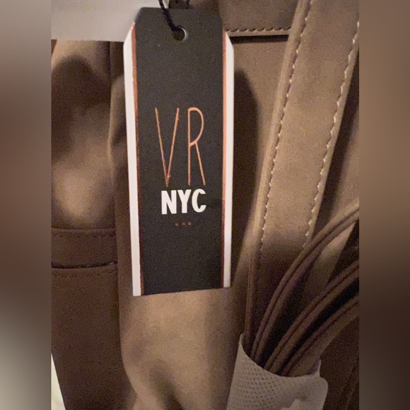 VR NYC - double compartment backpack-taupe - Picture 8 of 8